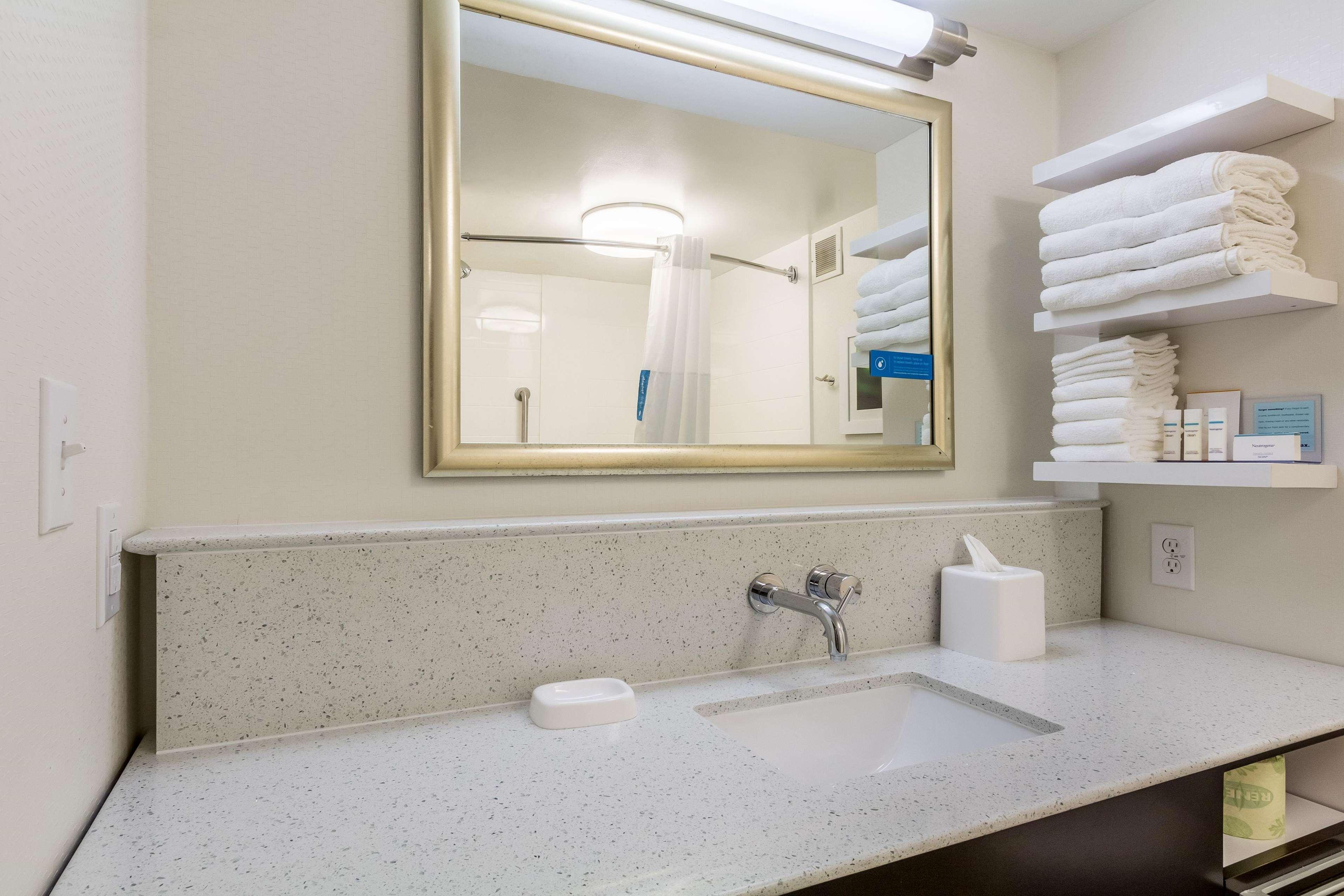 Hampton Inn Jackson Pearl Intrntl Airport Exterior foto